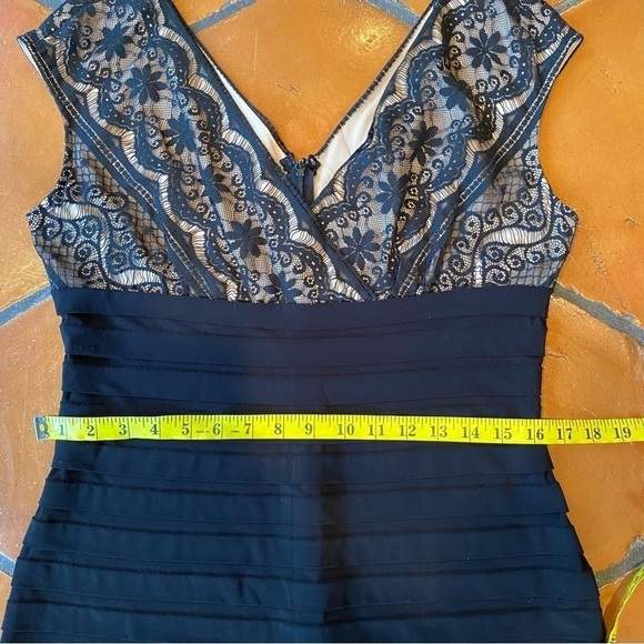 Adrianna Papell size 12 black dress bodycon Compression Slimming Mini Lace - Picture 8 of 9